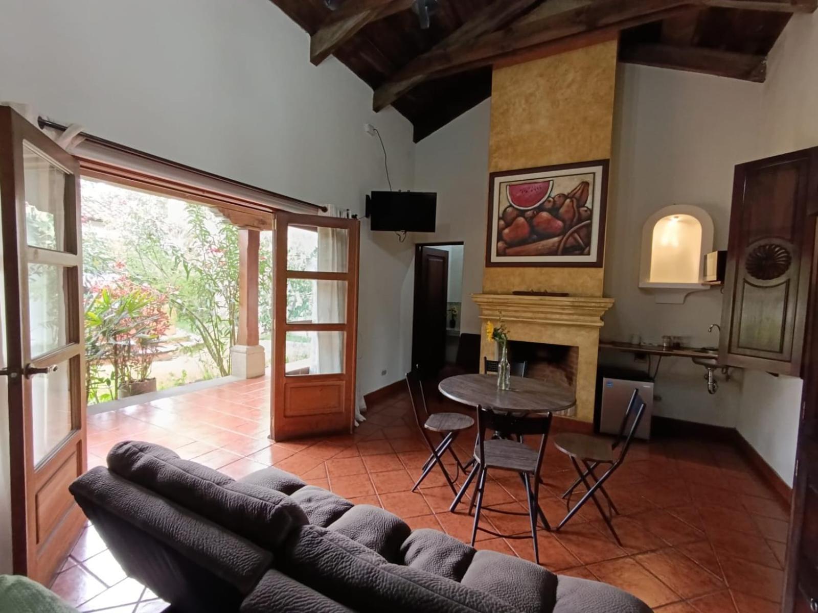 Donde Lico Hotel Antigua Exterior photo
